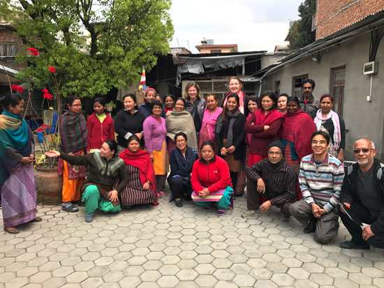 Kimdo Pashmina weefgroep in Nepal