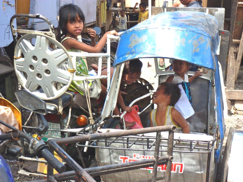 Kinderen spelen op Smokey Mountain