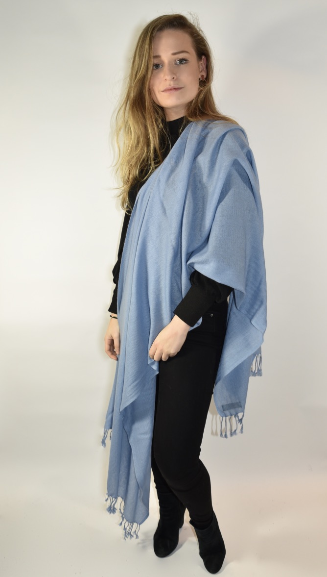 Cashmere stola/sjaal in lichtblauw