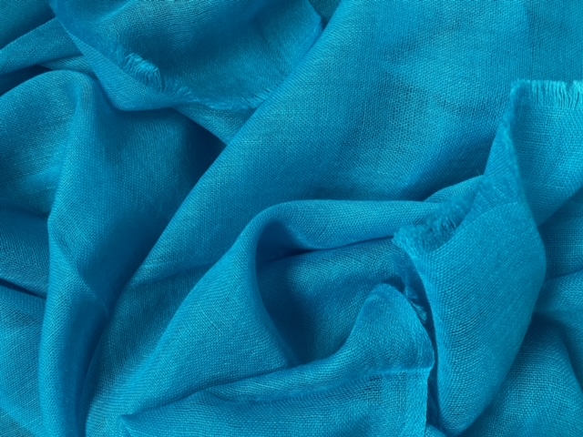 Lightweigth cashmere stole in turquoise