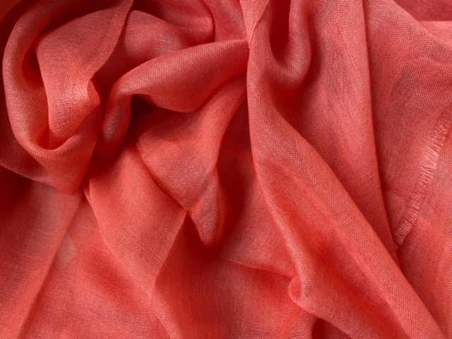 Lightweight cashmere stole in coral