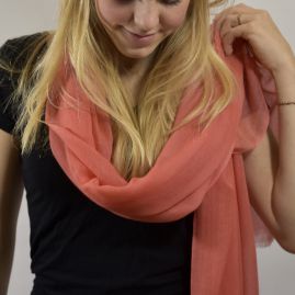 Lightweight cashmere stole in coral